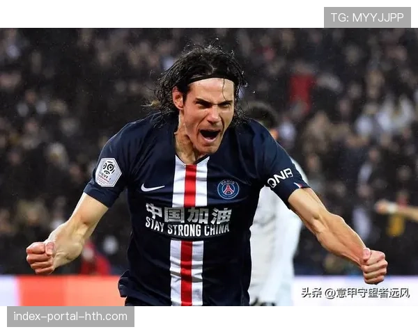 巴黎圣日耳曼4-2-4阵型制造前场人数优势，破解对手人盯人逼抢